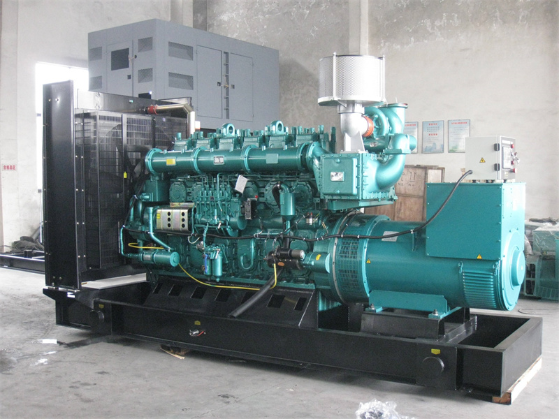 西畴200KW 柴油发电机的油耗是多少？