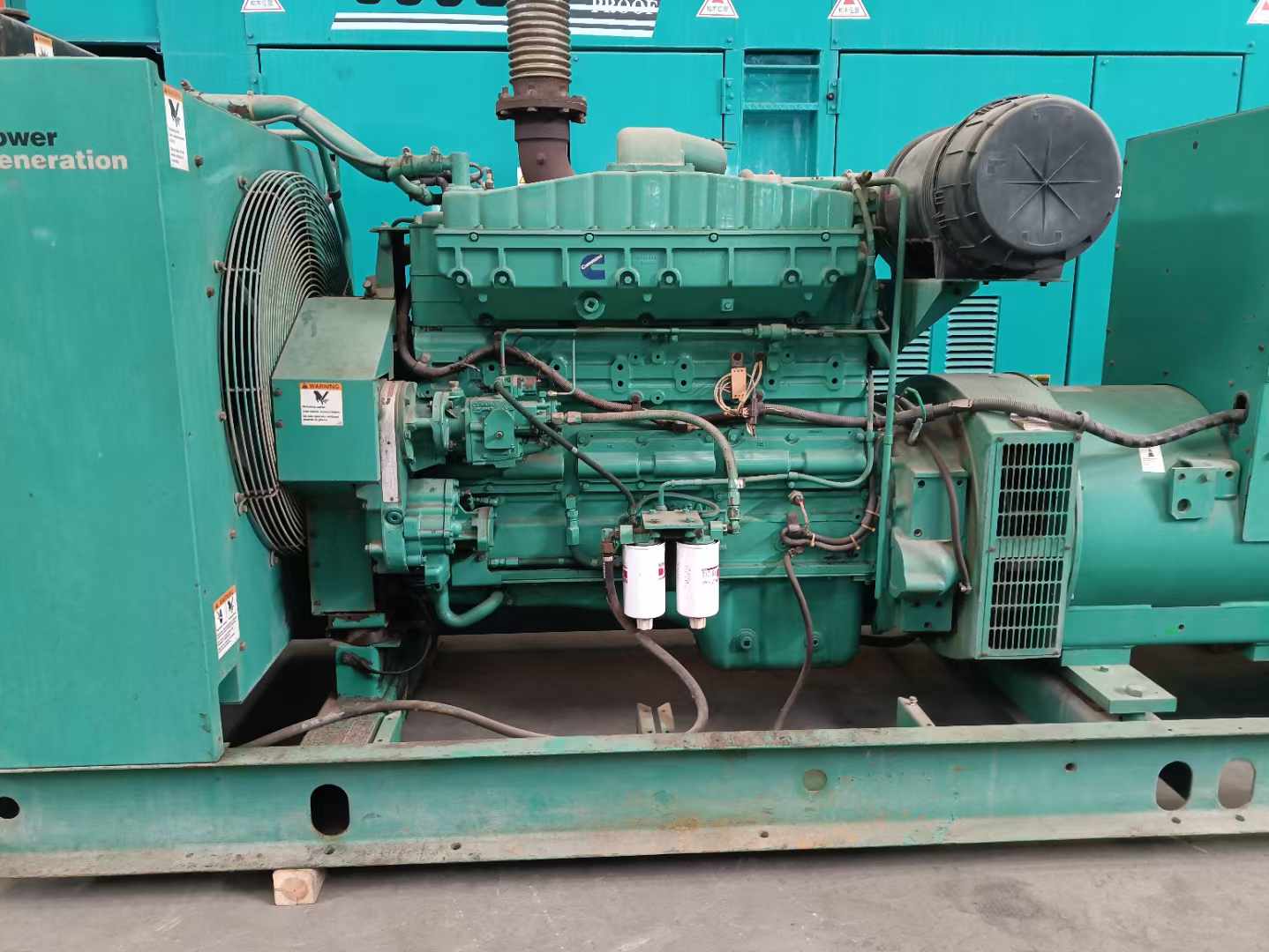 西畴过载会对 600kW 柴油发电机组造成哪些损害？