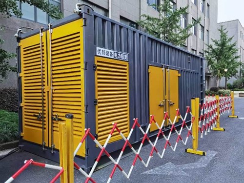 西畴如何使用转速表检查发动机的转速？