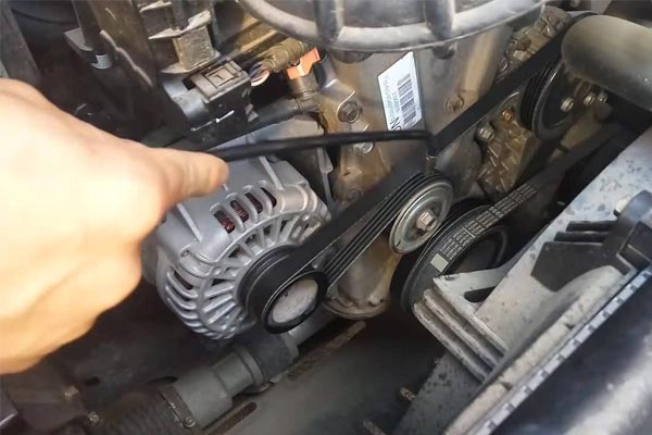 西畴转速传感器的工作原理是什么？