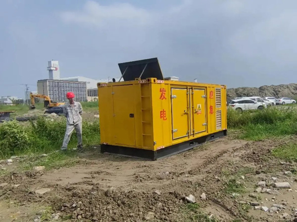 西畴200KW柴油发电机机组每小时的油耗量受哪些因素影响？