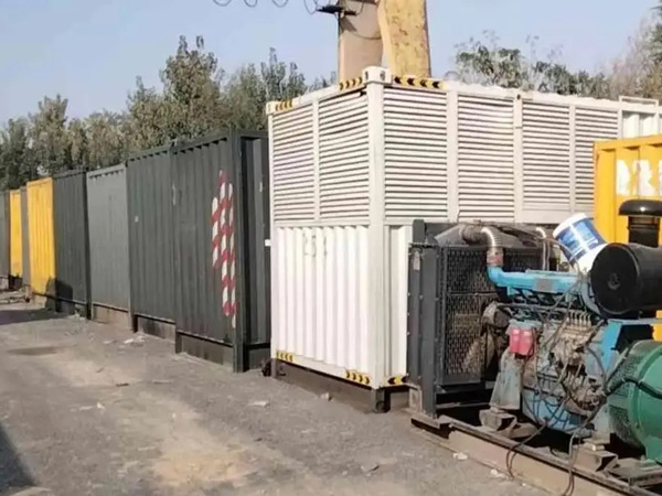 西畴200KW柴油发电机机组每小时油耗是多少？